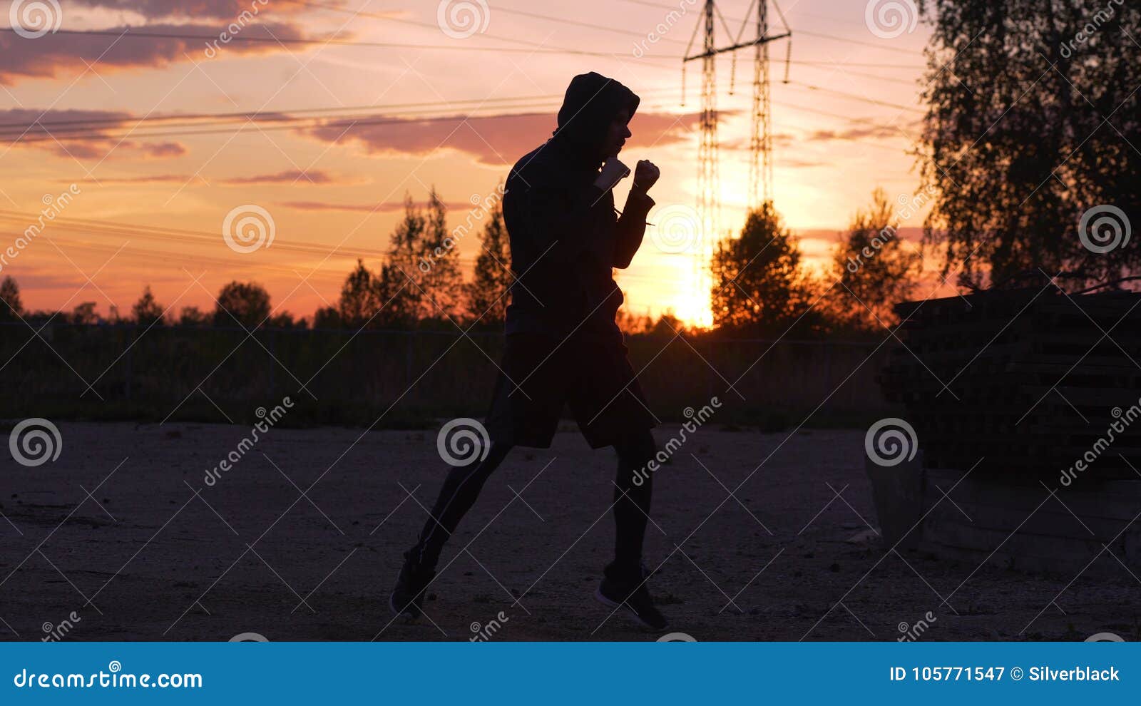 Человек в шляпе боксер