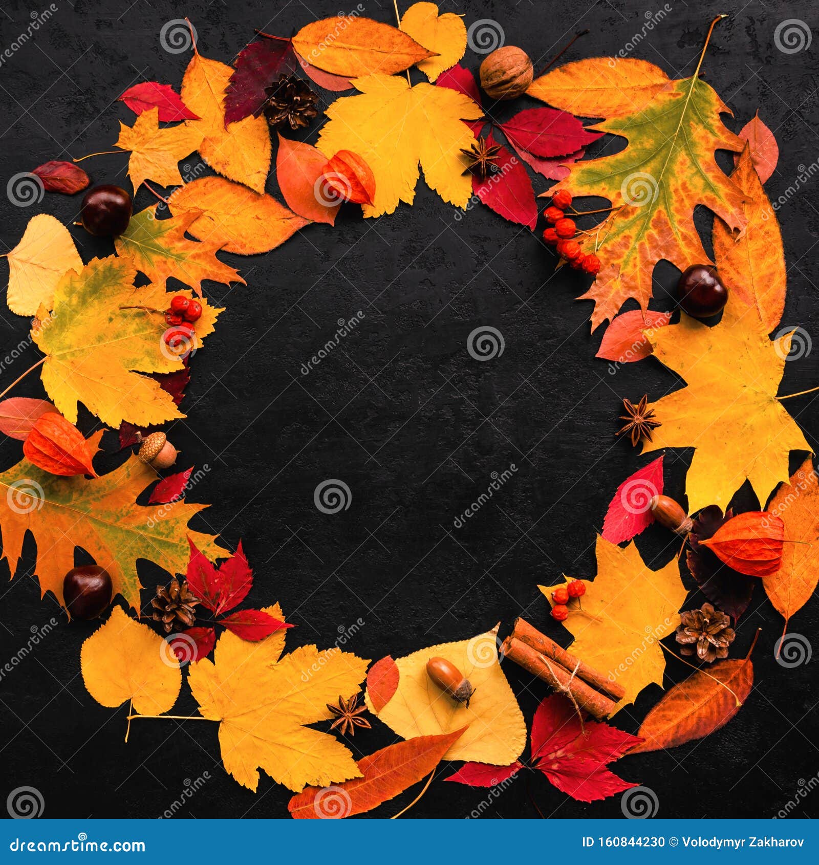Венок Из Осенних Листьев Фото