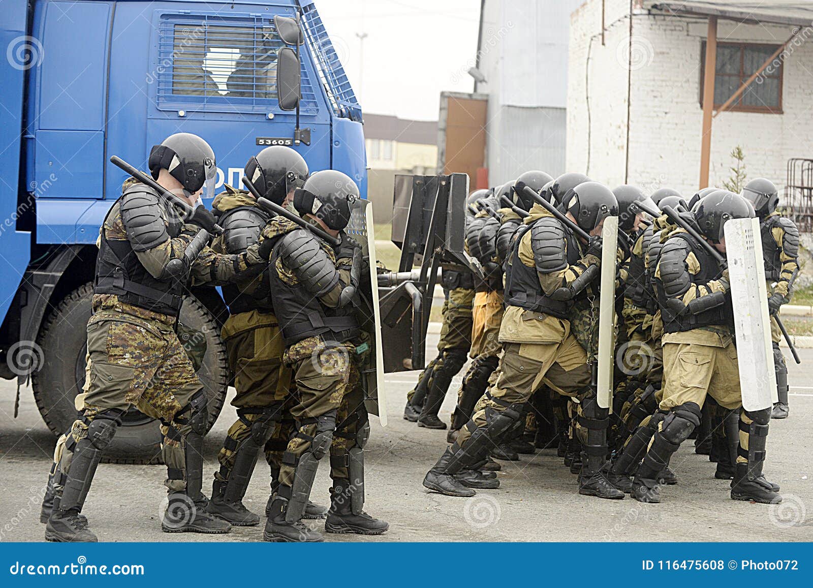 Какой график в омоне Специальная полиция OMON редакционное стоковое фото. изображение насчитывающей у