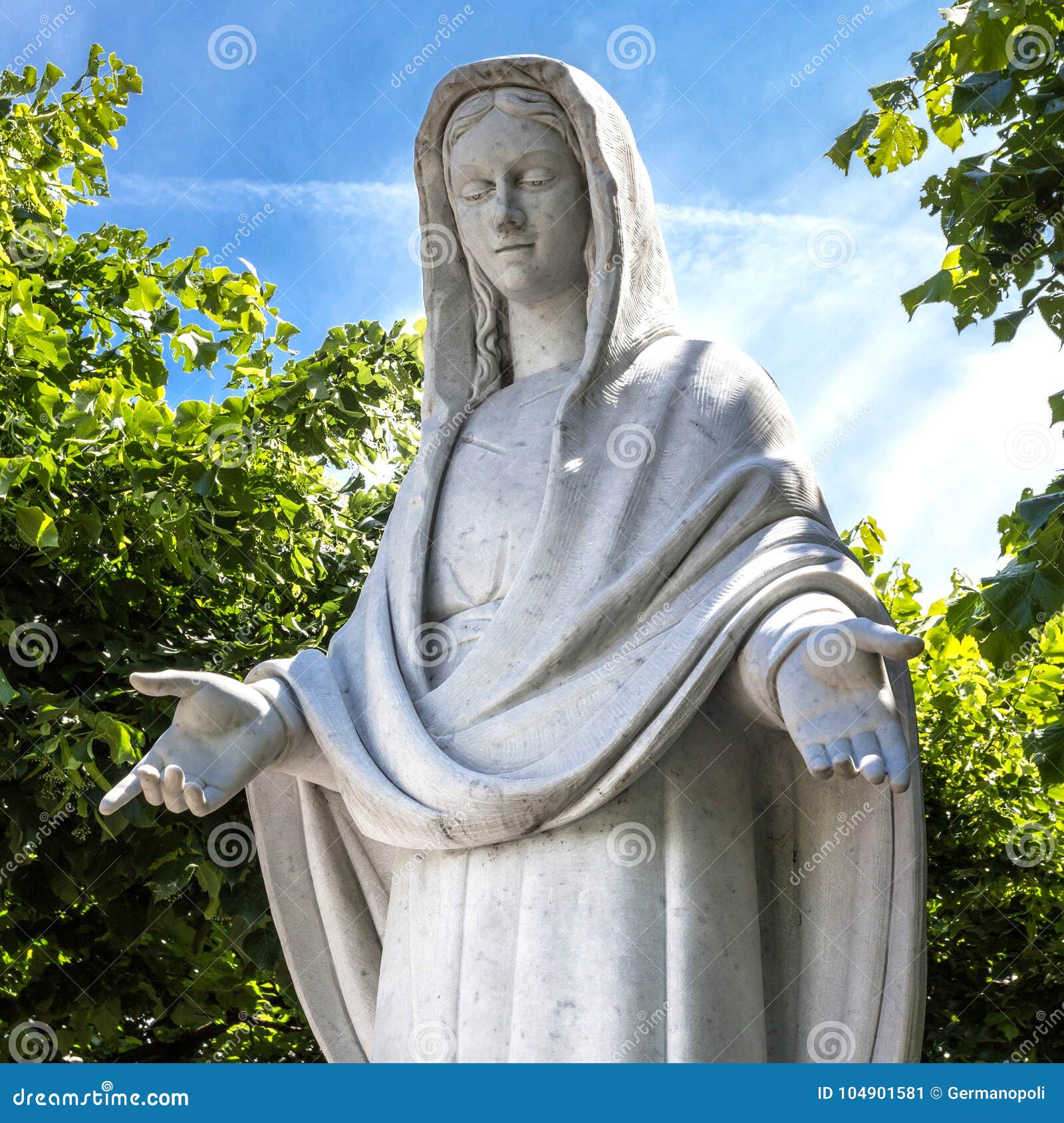 Леди св. Статуя Девы Марии. Статуя Девы Марии в Пущино. Богородица статуя.