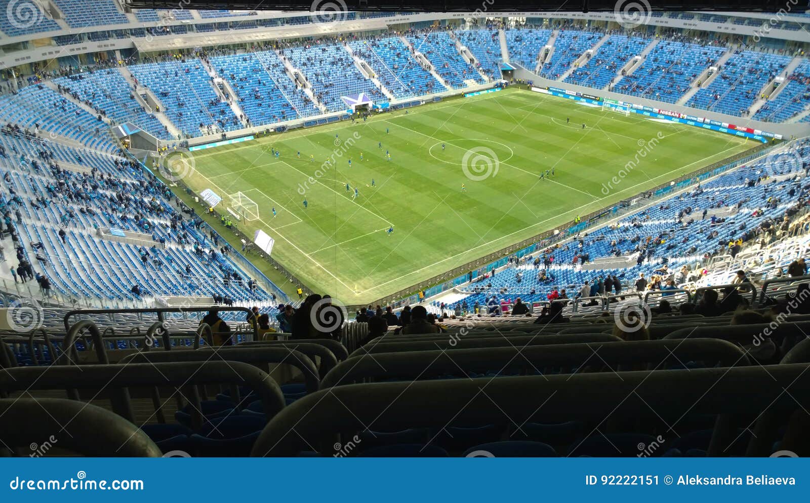 Стадион ` Zenit ` Команды Во Время Спички С Terek - Взгляда Поля И.