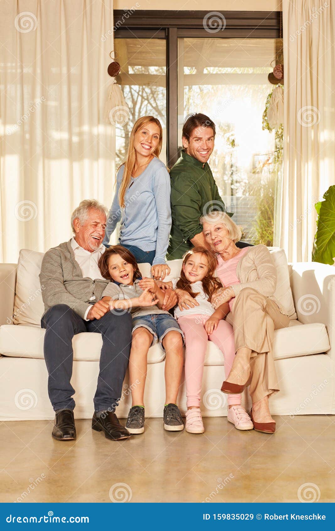 Фото Семьи С Детьми Бабушками И Дедушками