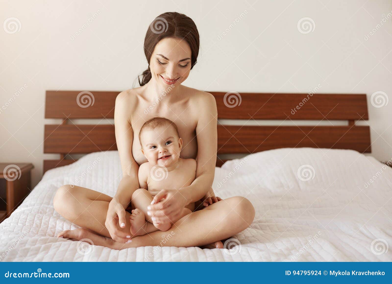 голые мамаши ребенок фото 10