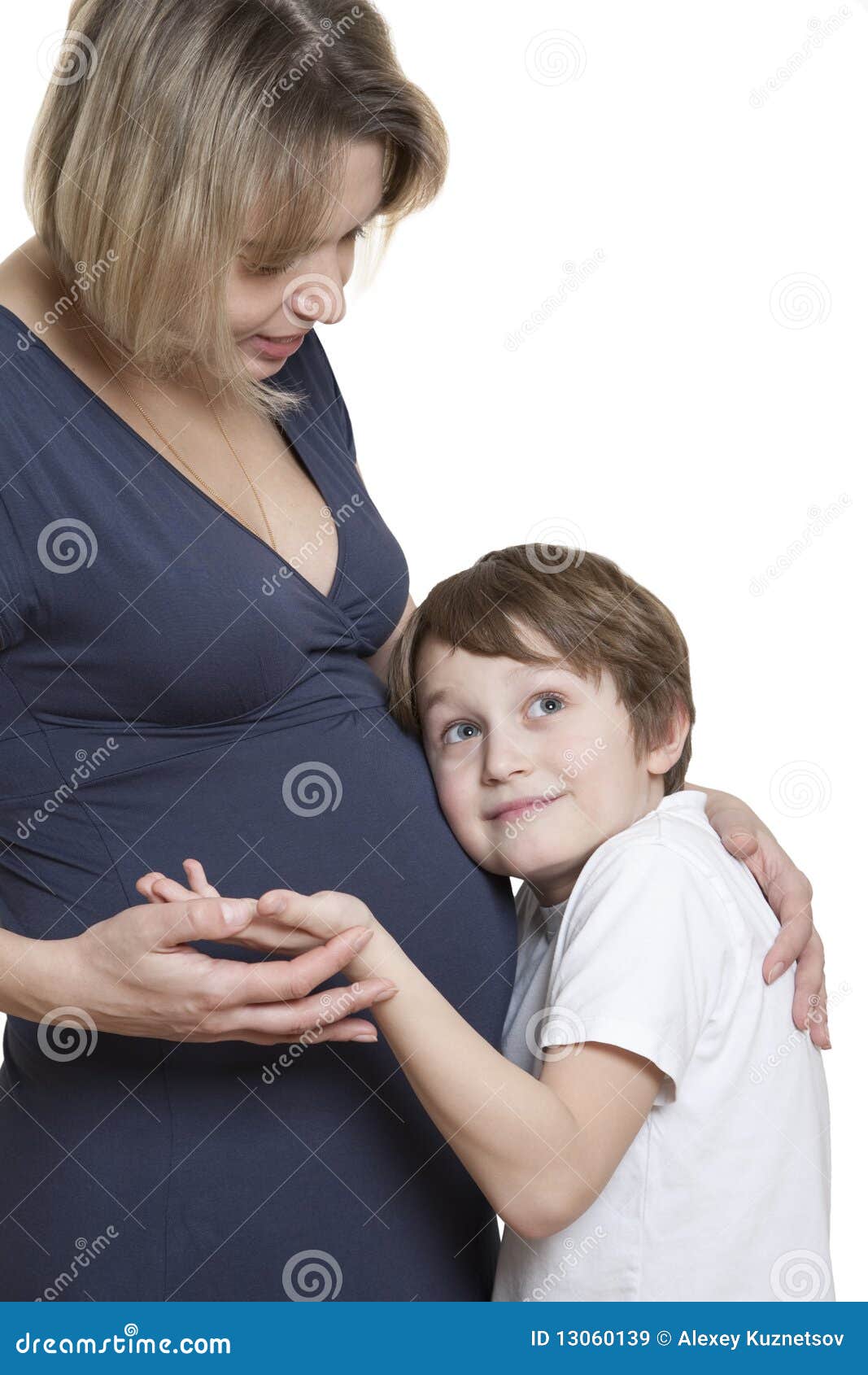 Мать неожиданно забеременела от сына