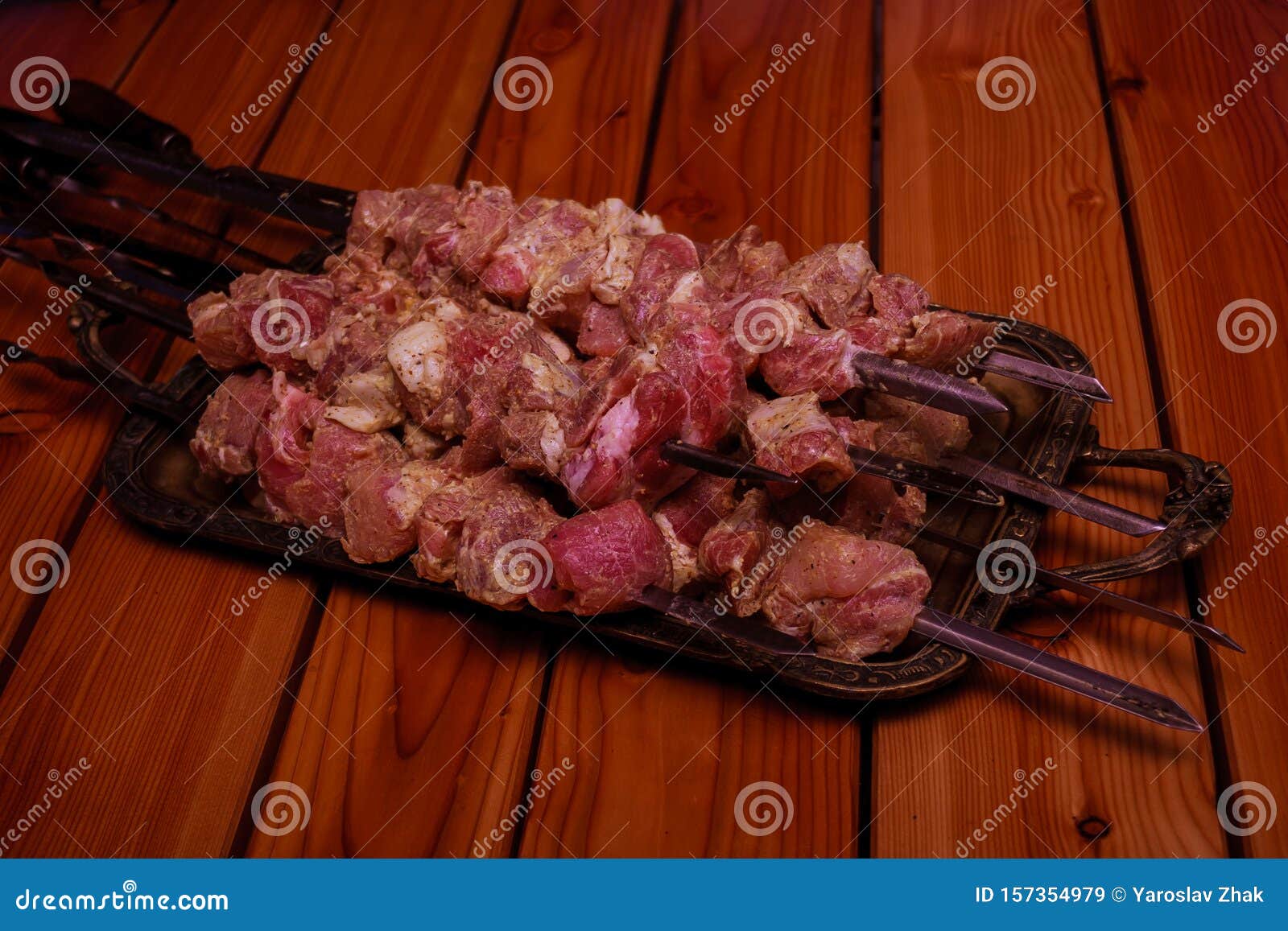 Шашлык на столе