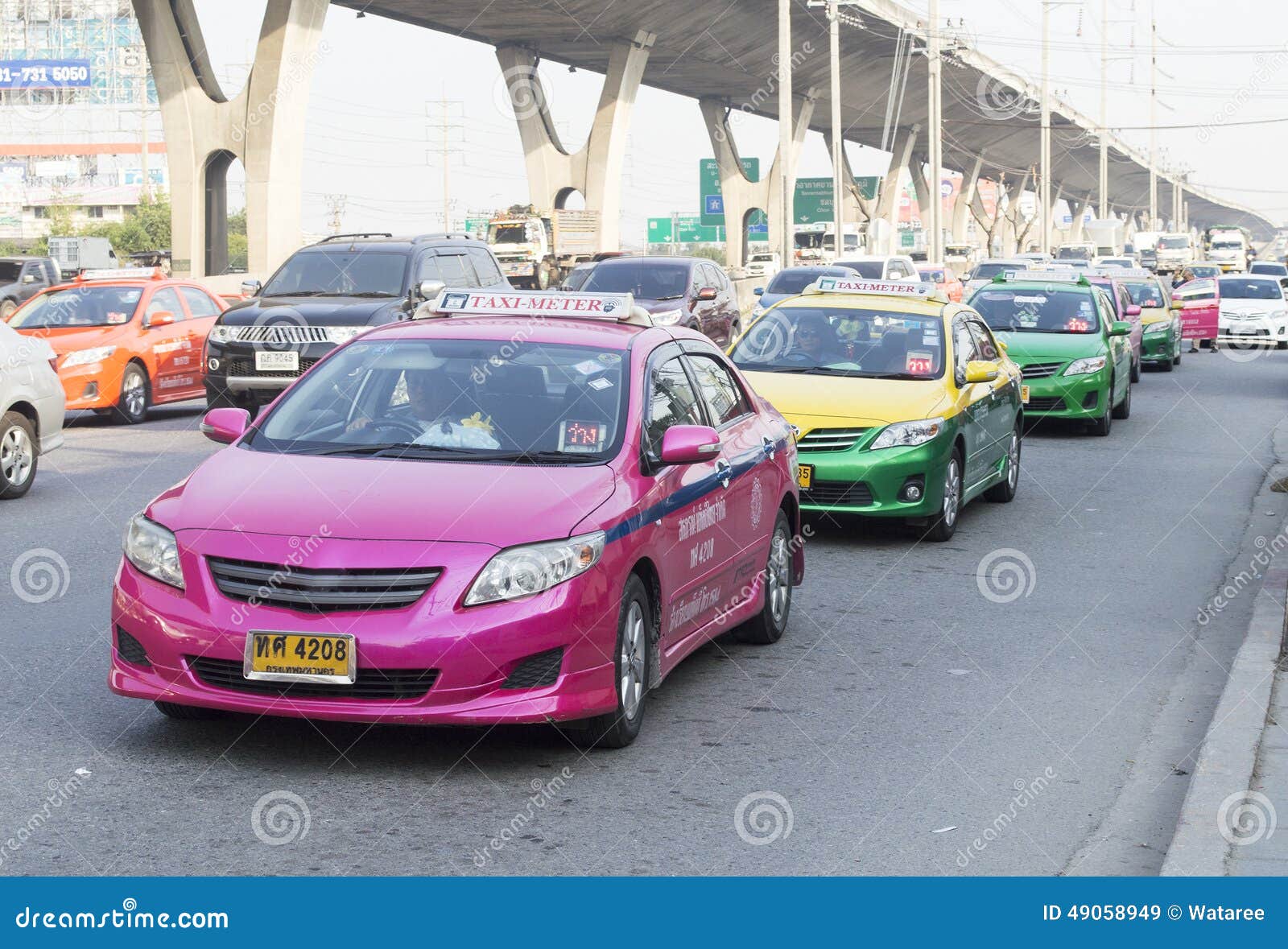 Такси тайцы. Такси в Тайланде. Camry такси Суварнабхуми. Такси в Тайцах.