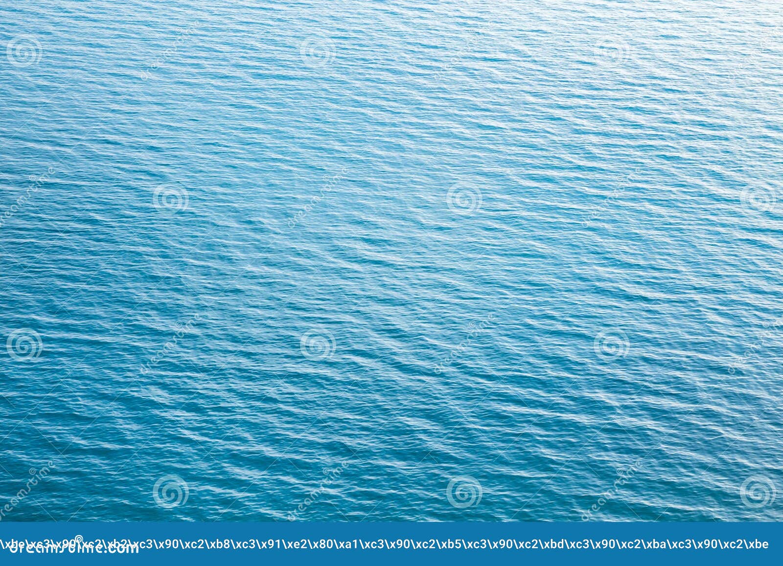Текстура воды стоковое изображение. изображение насчитывающей озеро -  108510111