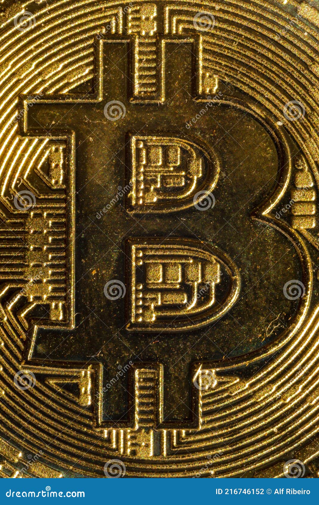 текстура одной золотой монеты Стоковое Фото - изображение насчитывающей маркетинг, будущее: 216746152