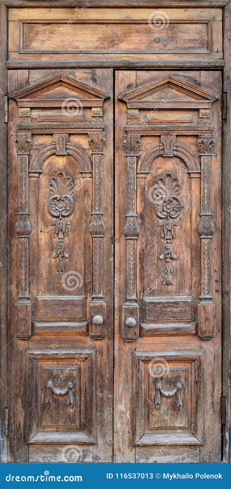 Текстура старой деревянной двери Внешний соперничайте Стоковое Изображение - изображение насчитывающей деталь, украшение: 116537013