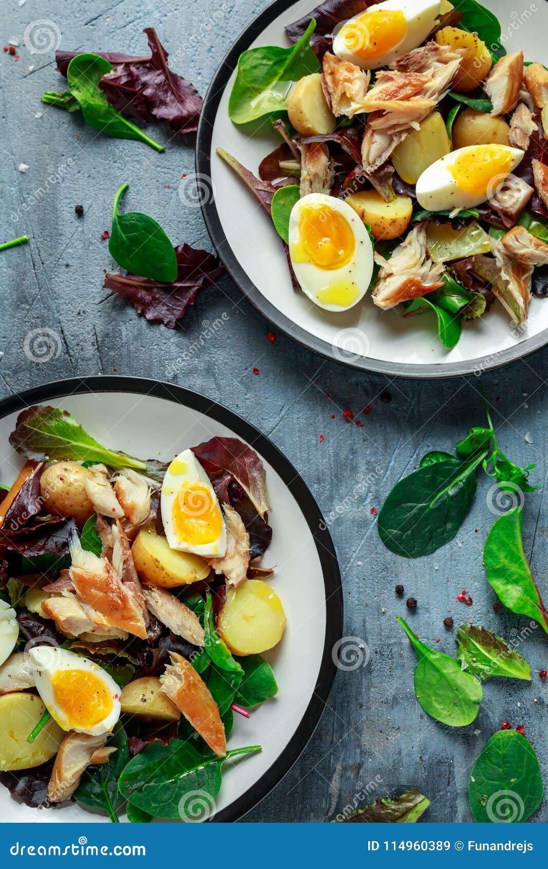 Салат с копченой скумбрией и картофелем новые фото Салат с копченой скумбрией и картофелем новые фото