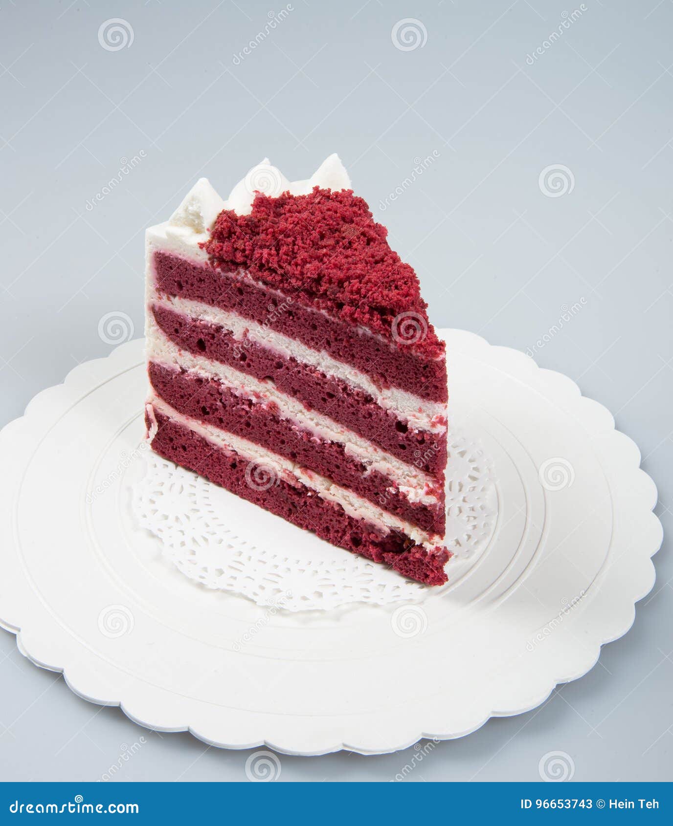 Как правильно кусочек или кусочек. Тоненький кусочек торта. Тонюсенький кусочек торта. Тонкий кусок торта. Очень тонкие кусочки торта.