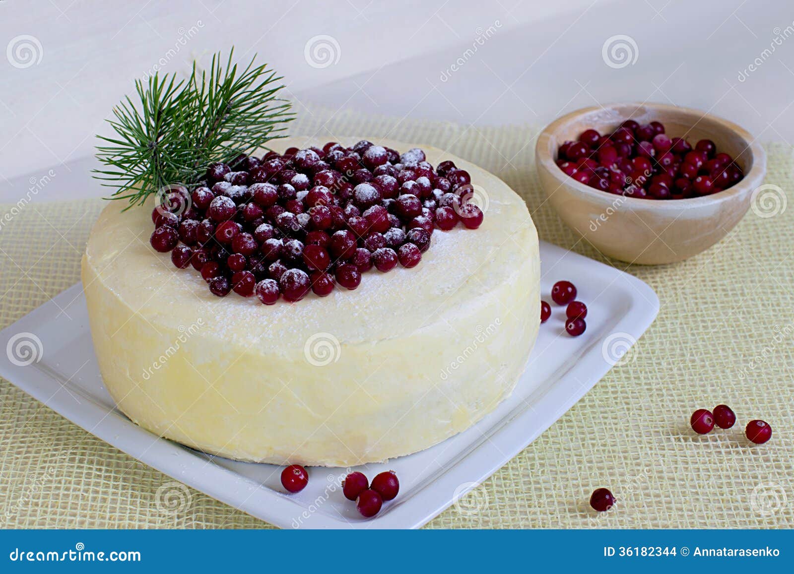Чизкейк клюквенный с халвой