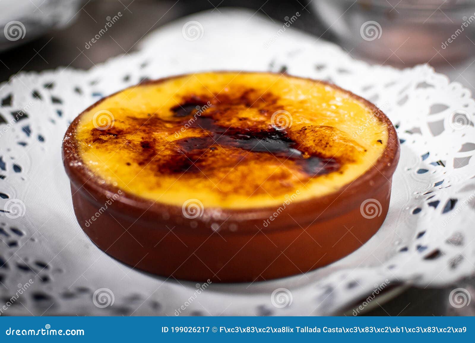 Tradicionnyj Katalonskij Crema Catalana Desert Stokovoe Izobrazhenie Izobrazhenie Naschityvayushej Vkusno Vanil 199026217