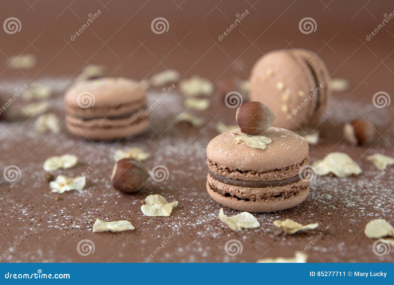 Макаронс noisette
