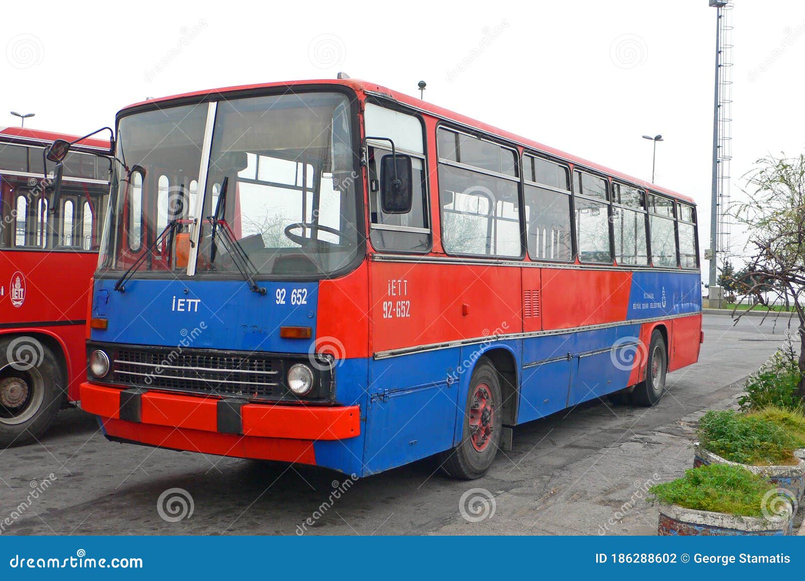   Ikarus    -      186288602