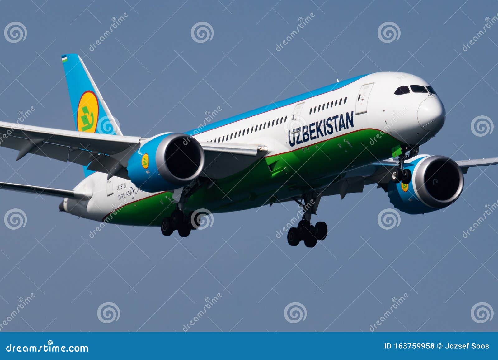 Узбекские Авиалинии Boeing 787-8 Dreamliner UK-78701 Посадили.