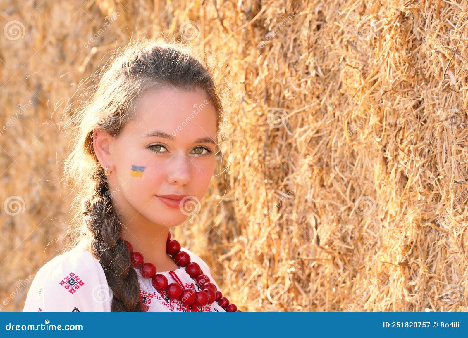 Украинские Девушки В Национальном Костюме Вышиванки. Фотосессия На.