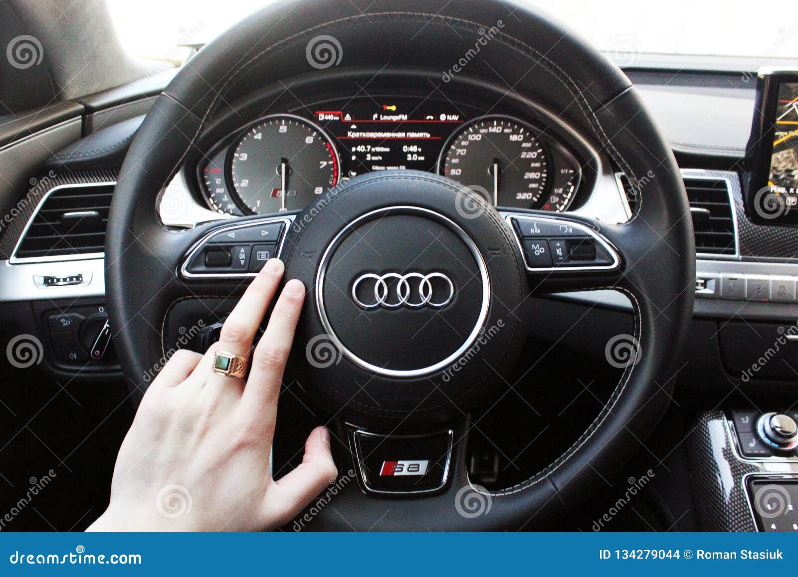   20-  2015            Audi S8    -      134279044