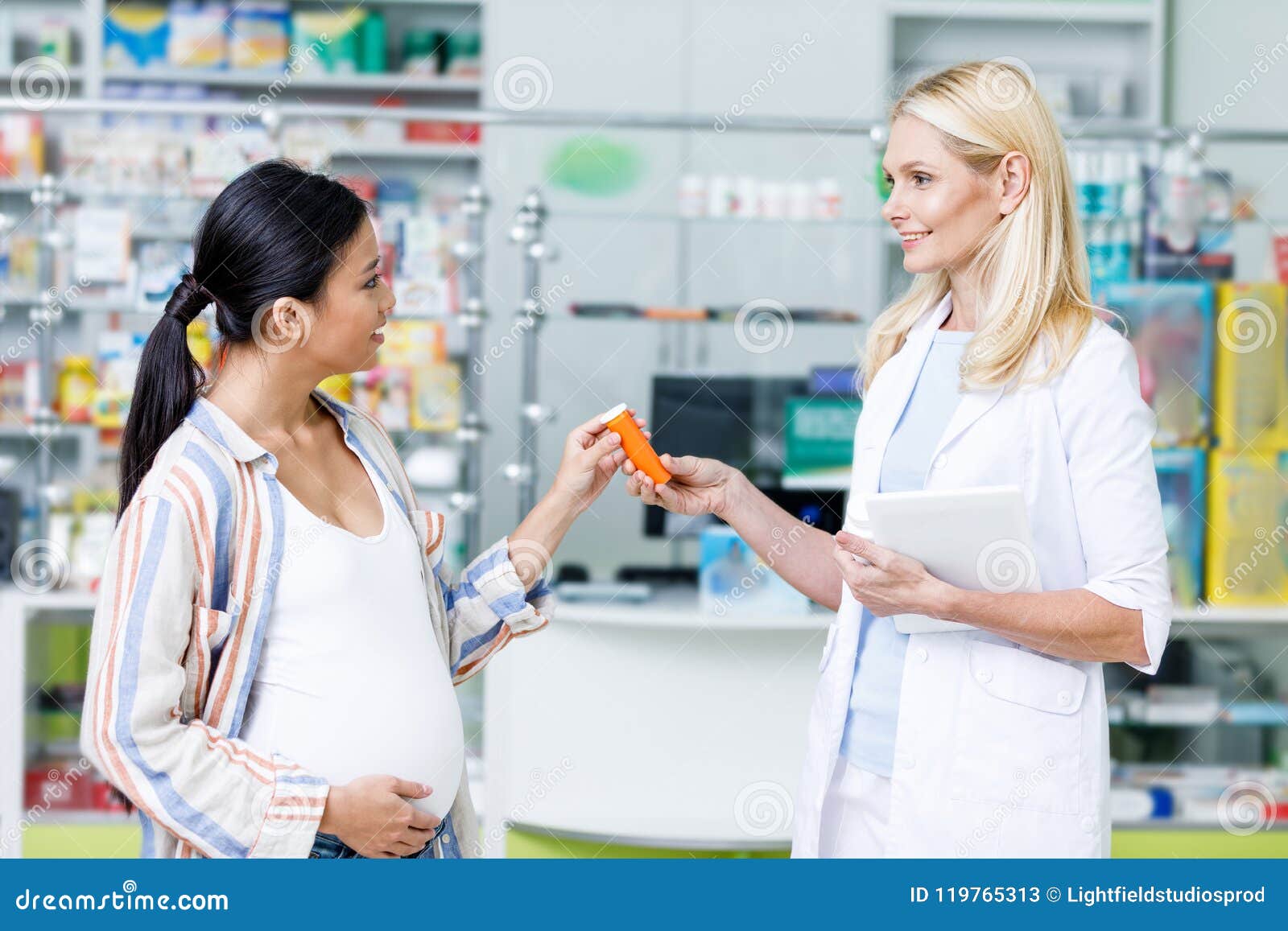 лекарство для женщин. аптеки беременности. беременность и лекарства. фармацевт. аптеки беременности.