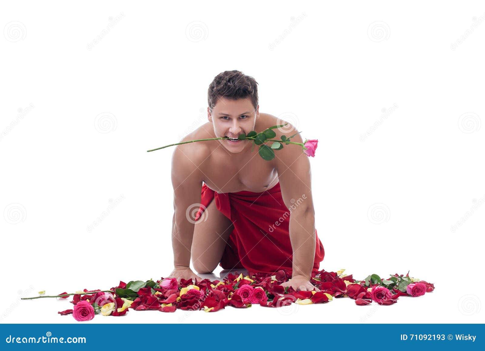 Мужчина с розой в зубах