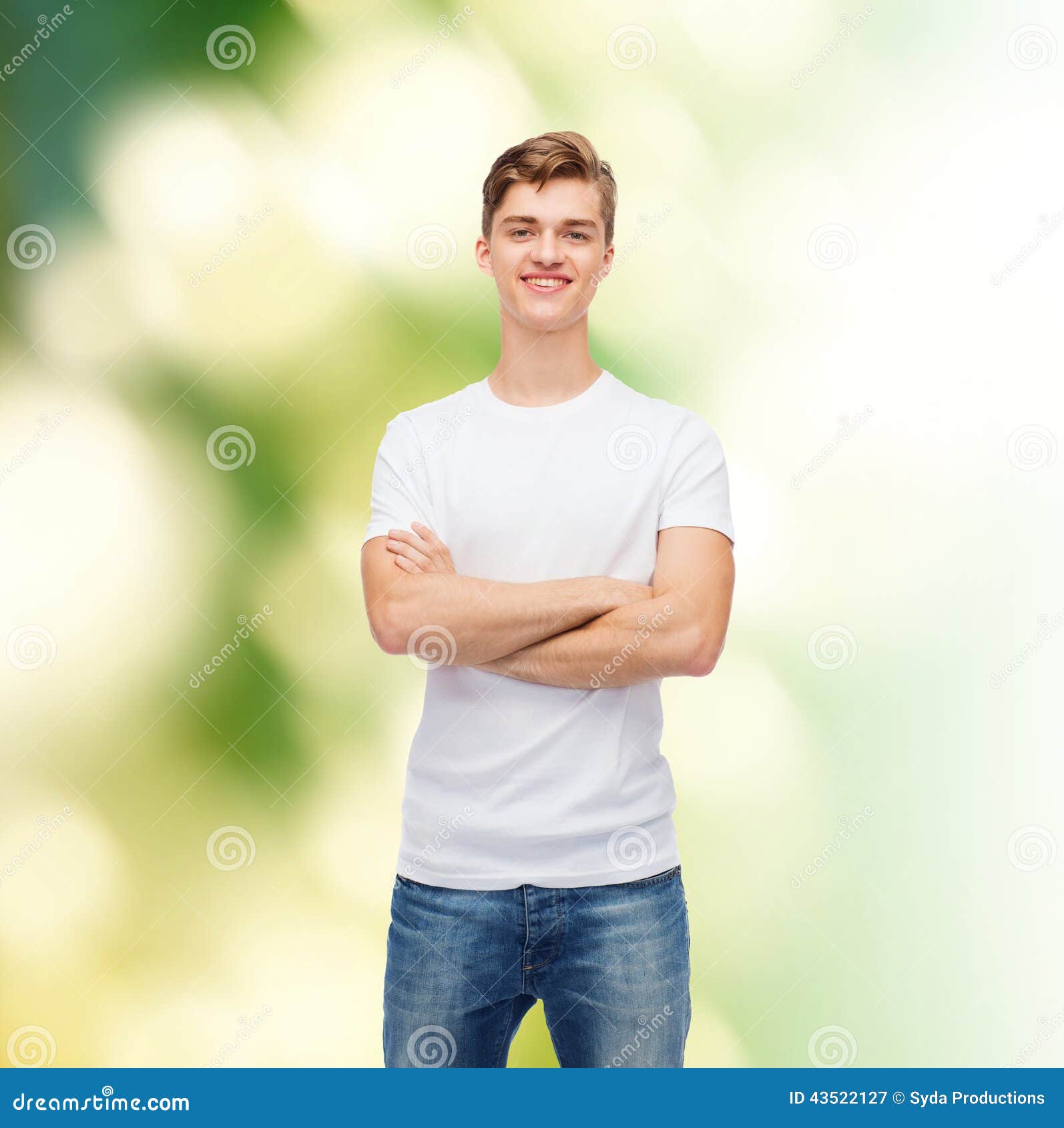 Человек в футболке