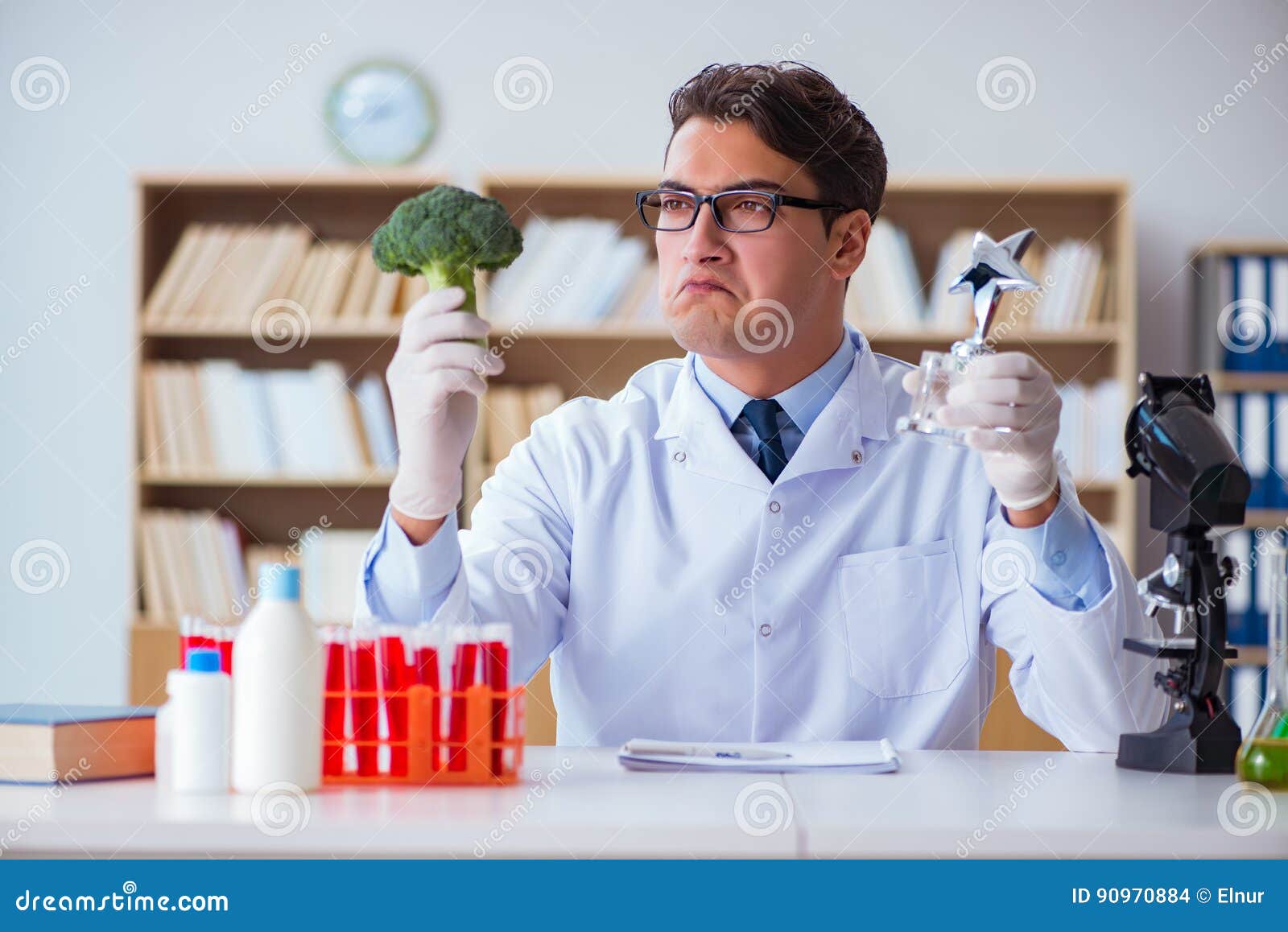 Феликс владимирович доктор наук. Ученые исследователи. Мужчина в лаборатории. Много докторов наук. Доктор наук.