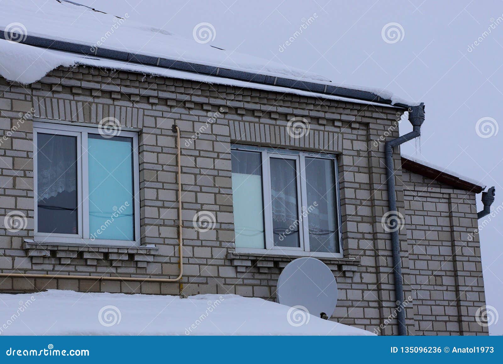 Фото Домов С Серыми Окнами Фото Домов С Серыми Окнами