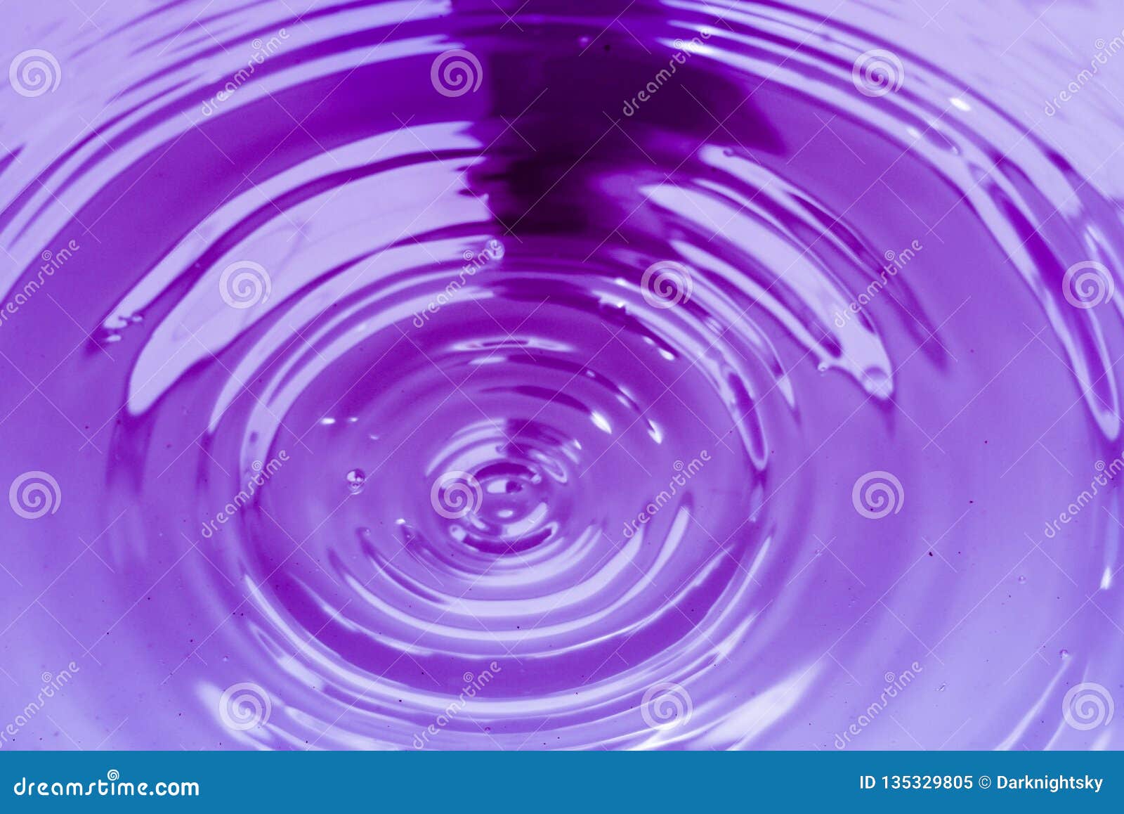 Вода фиолетовая