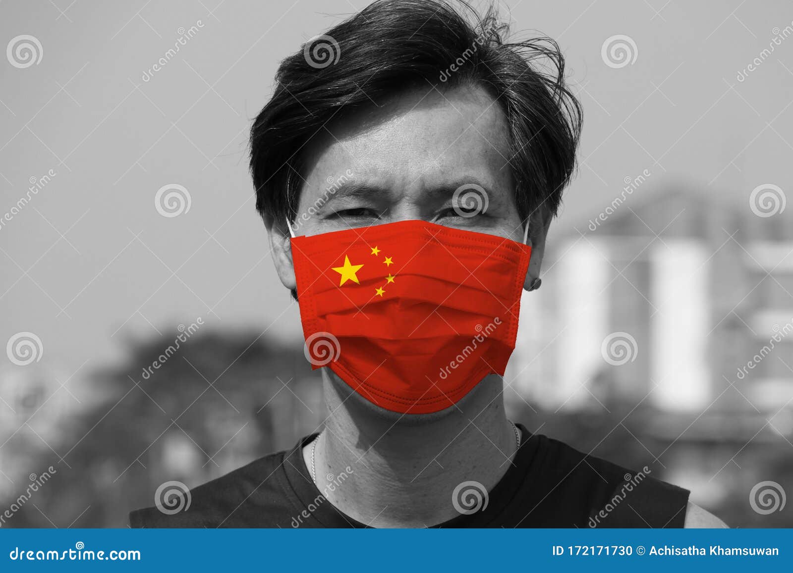 Флаг китая на гигиенической маску. Черный и белый человек в маске, чтобы  предотвратить микробы азиатский. Концепция защиты Corona Стоковое Фото -  изображение насчитывающей концепция, пыль: 172171730