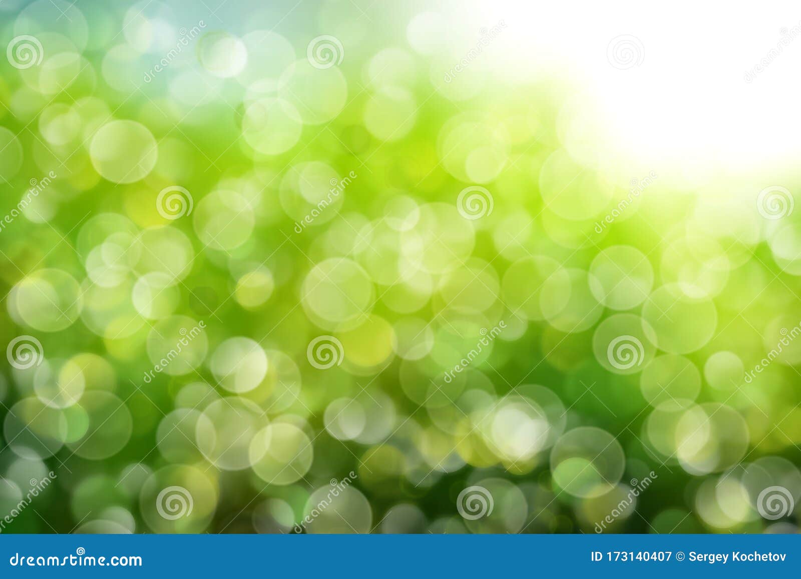 Фон абстрактных запачканная зеленым цветом с просвечивающими кругами.  Большая весной или зеленая фон окружающей среды. Место для в Стоковое  Изображение - изображение насчитывающей многоточия, свет: 173140407