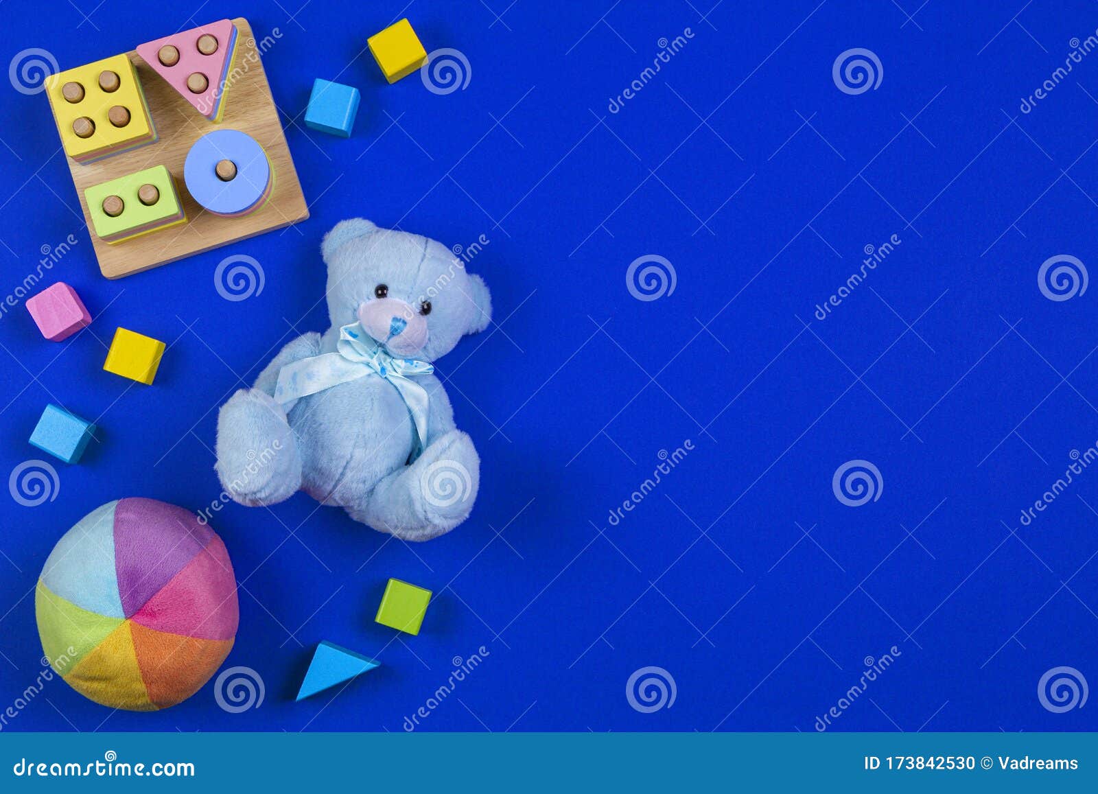 Фон с игрушками