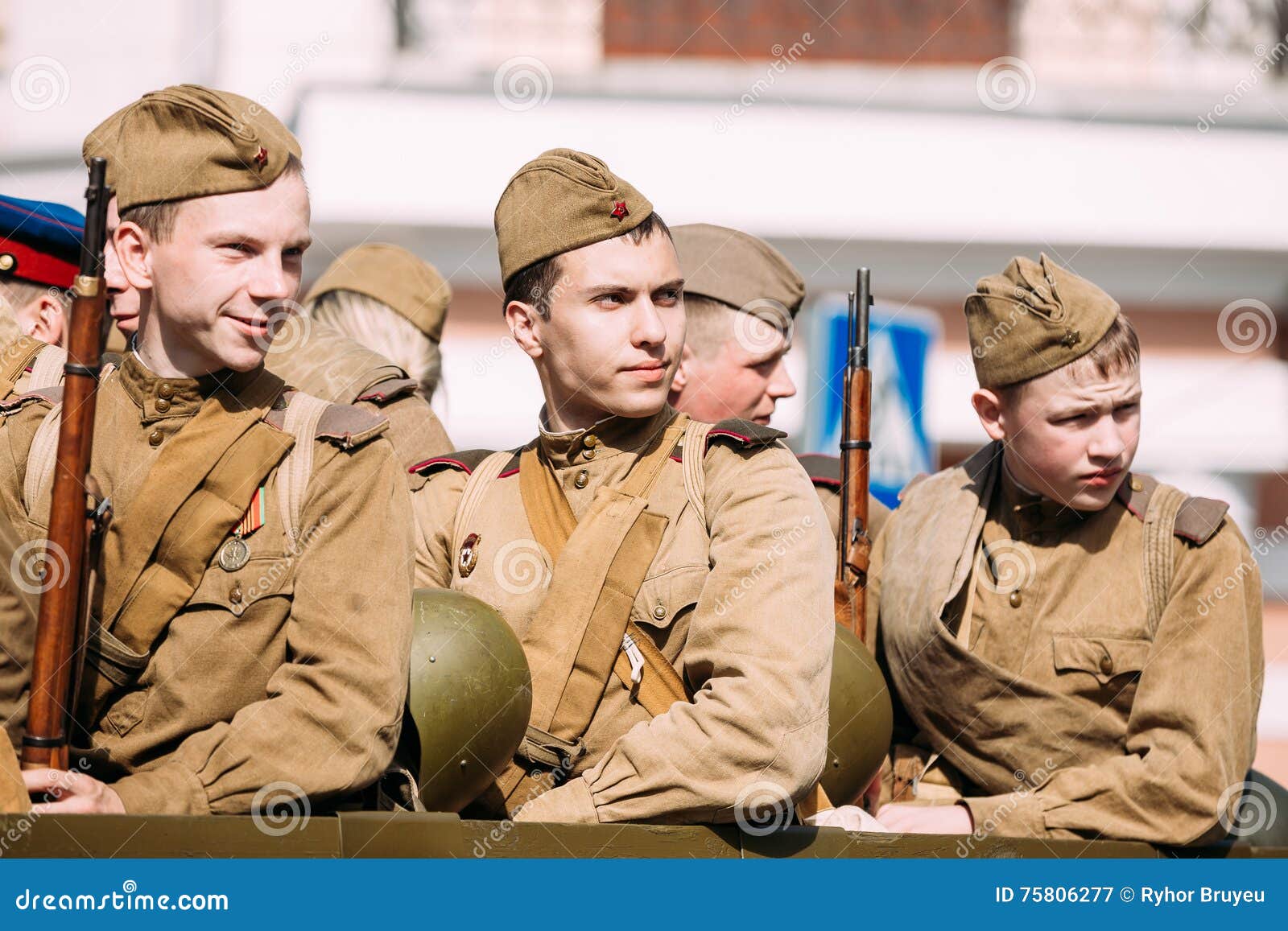 Фото Молодых Солдат