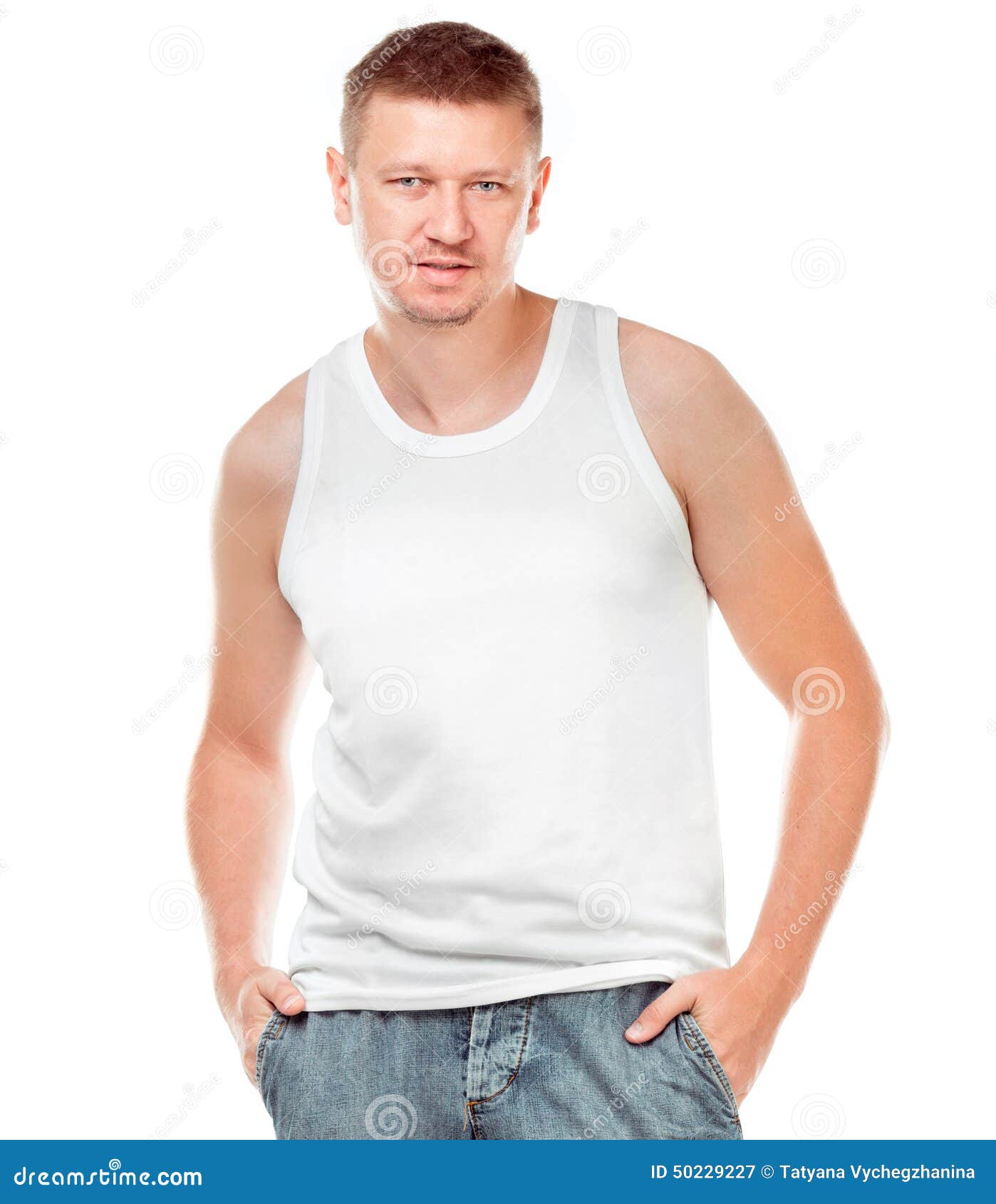 Человек в футболке
