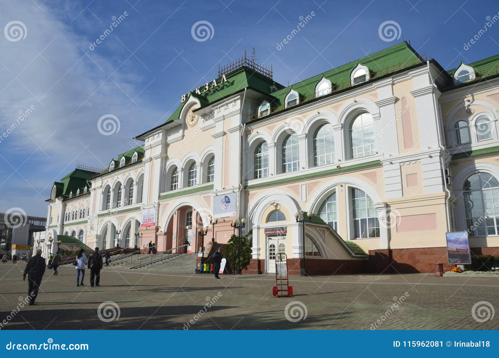 жд вокзал г хабаровск. жд вокзал хабаровск. хабаровск 1 жд вокзал. гостиницы хабаровска рядом с жд вокзалом. гостиницы хабаровска рядом с жд вокзалом.