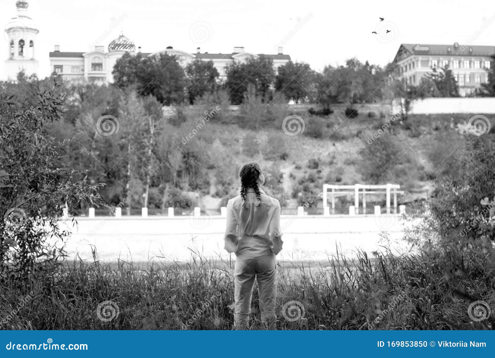 Фото Девушки В Парке Спиной