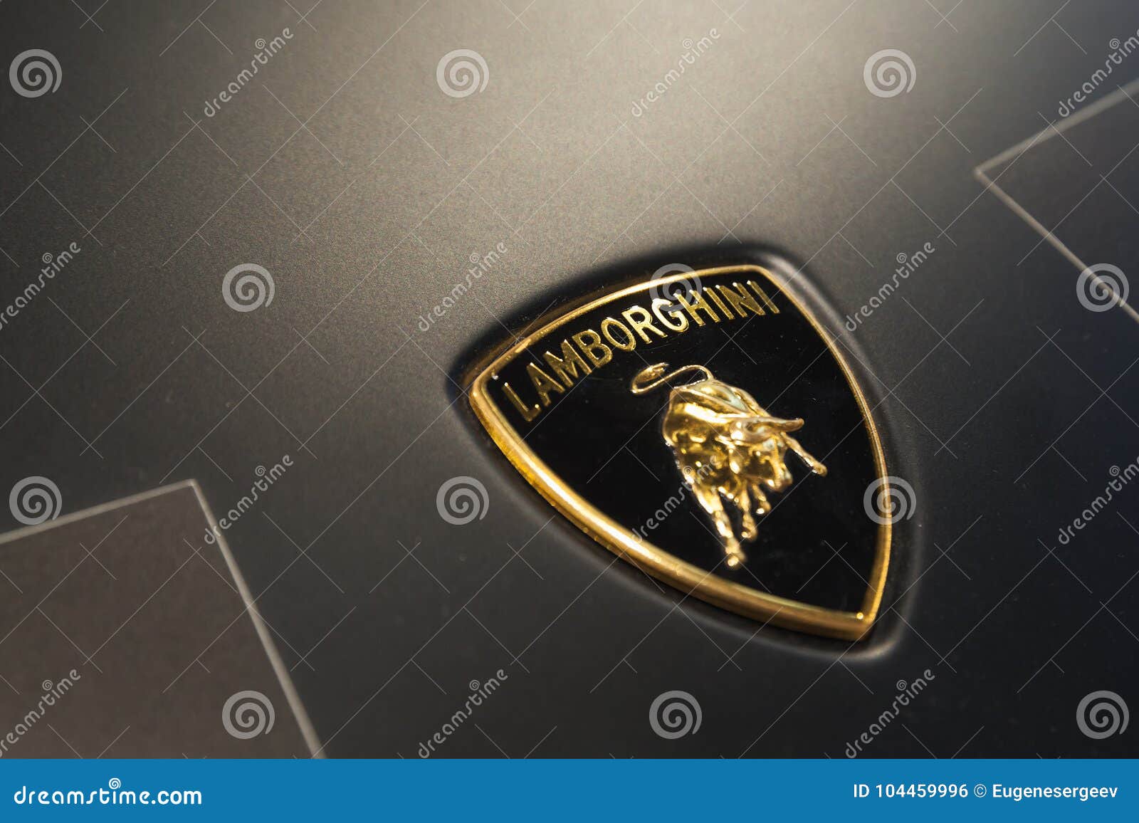 Ламборджини шильдик