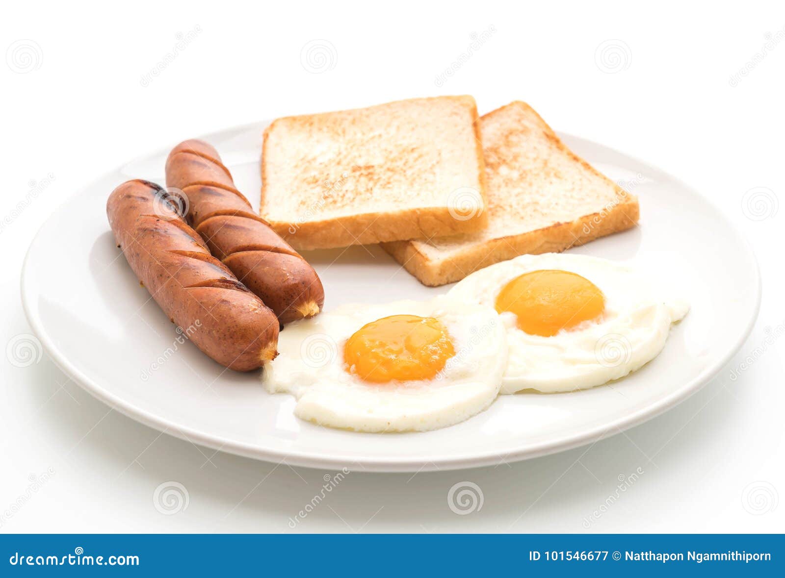 Два яйца и колбаса. Омлет с сосисками. Яичница с сосисками. Яйцо в сосиске к завтраку. Сосиска с яйцом.