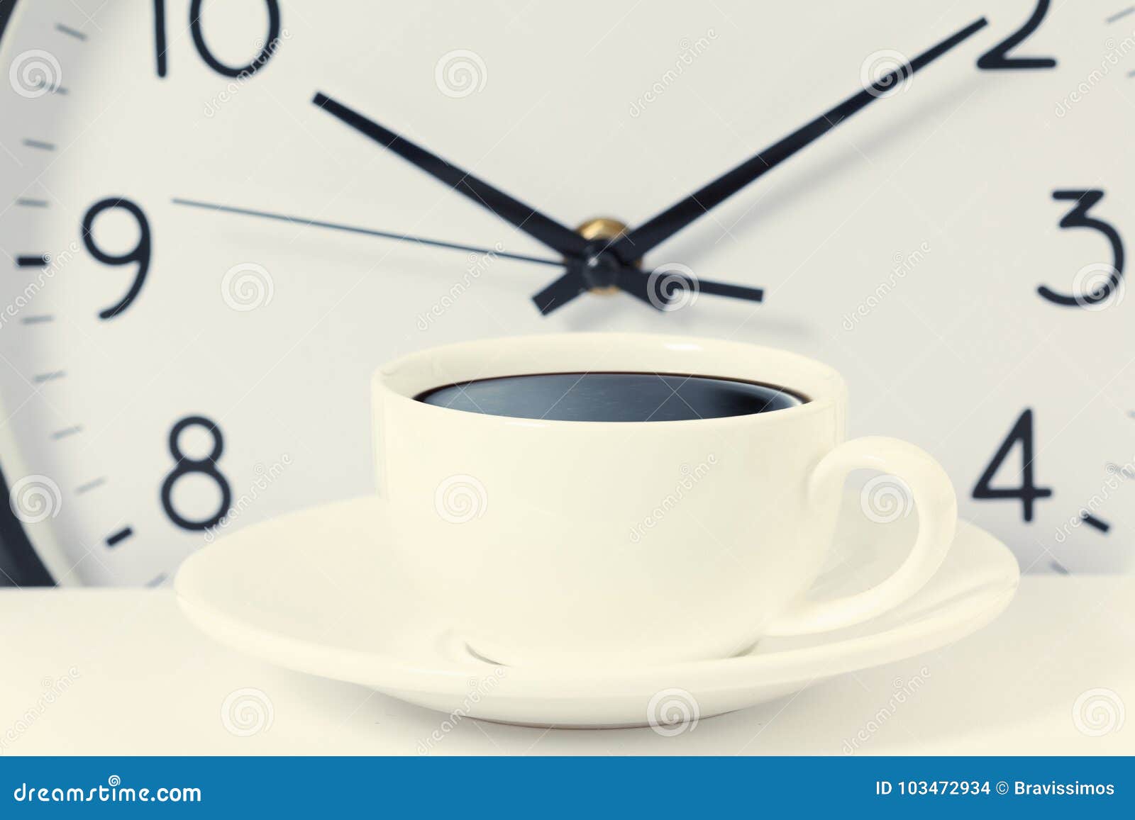 Two o'clock. 3:50 указать на часах. At 10 clock i. Tjalla чалла настенные часы, 28 см. Циферблат часов.