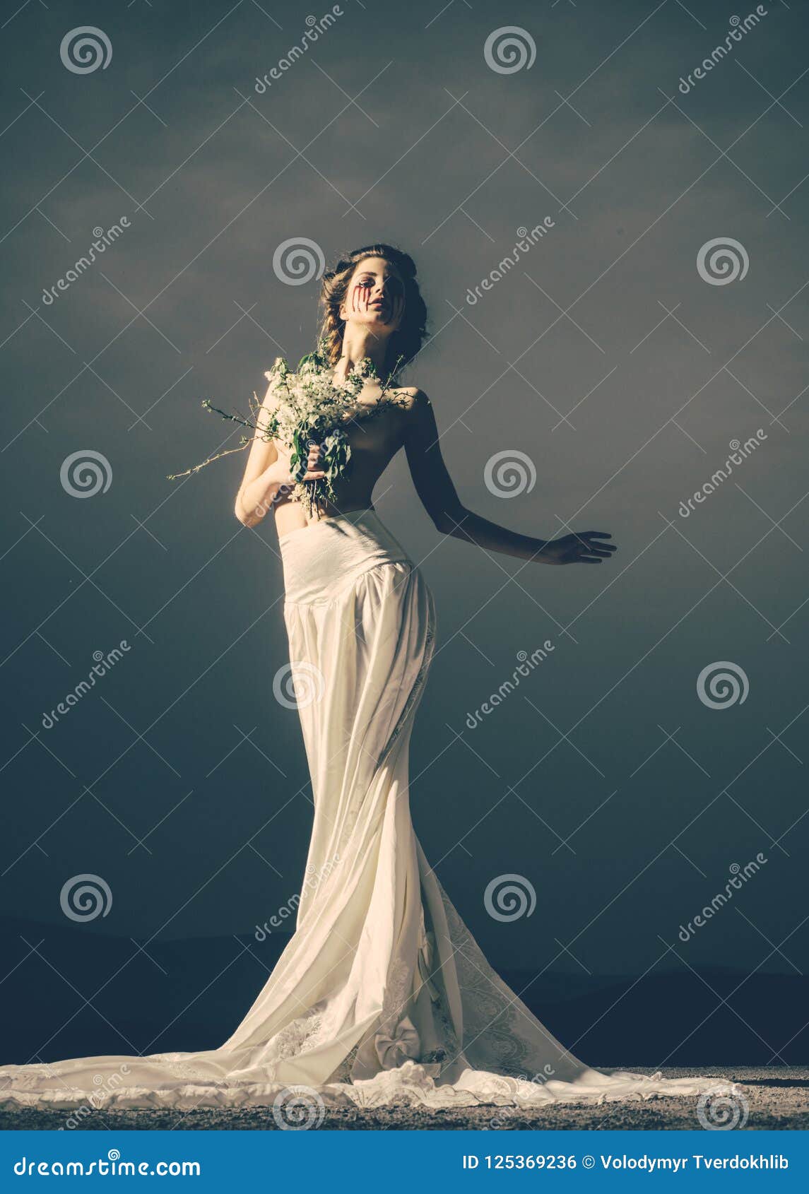 万圣节或万圣夜婚礼万圣夜婚礼的妇女万圣节 秋天假日我m太逗人喜爱对幽灵库存照片 图片包括有 万圣节或万圣夜婚礼万圣夜婚礼的妇女万圣节 秋天假日我m太逗人喜爱对幽灵库存照片 图片包括有