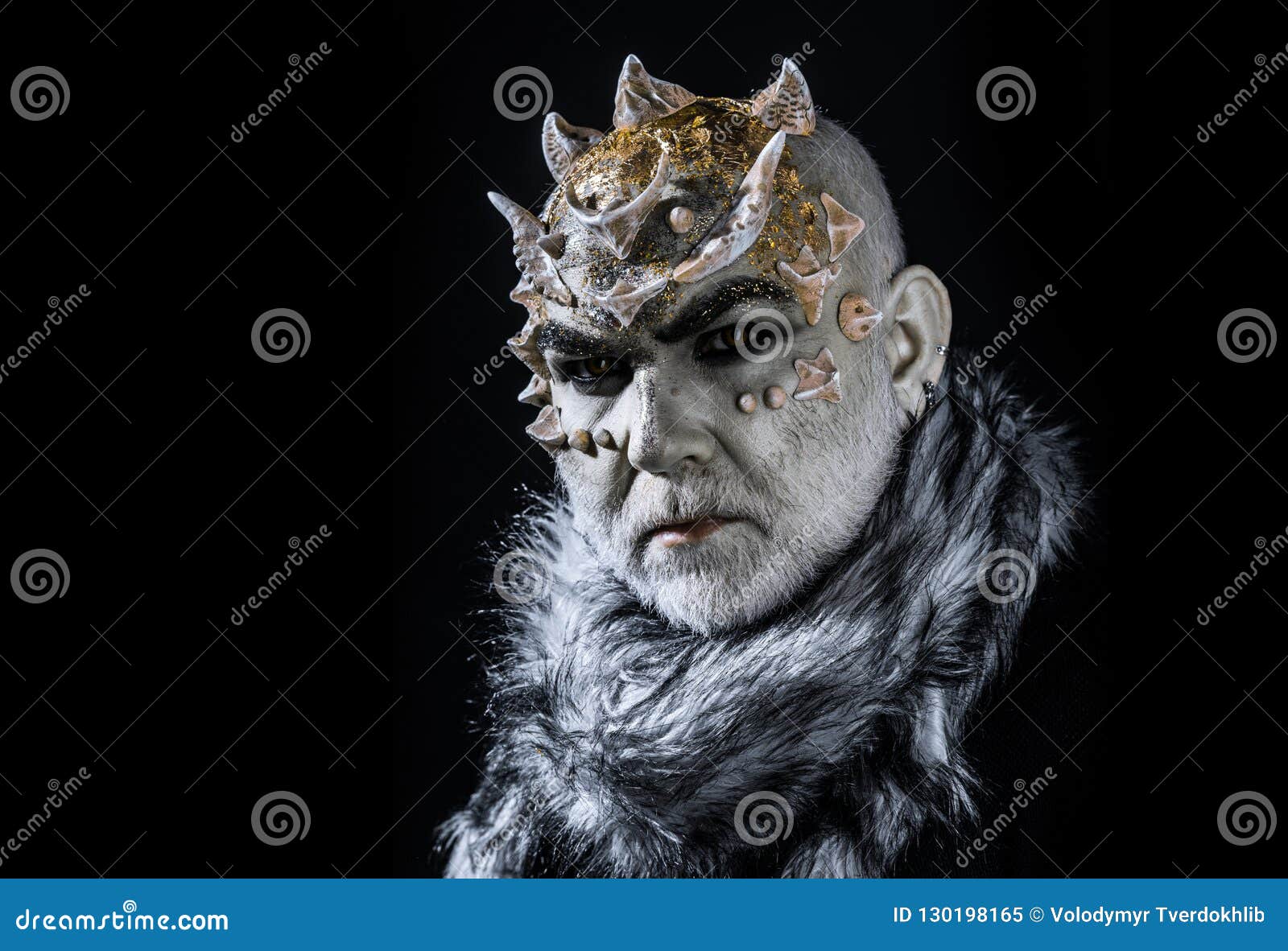 与刺的恶魔般的生物在黑背景隔绝的头永久寒冷领土的国王有虚构的人库存图片 图片包括有男人 表面 与刺的恶魔般的生物在黑背景隔绝的头永久寒冷领土的国王有虚构的人库存图片 图片包括有男人 表面