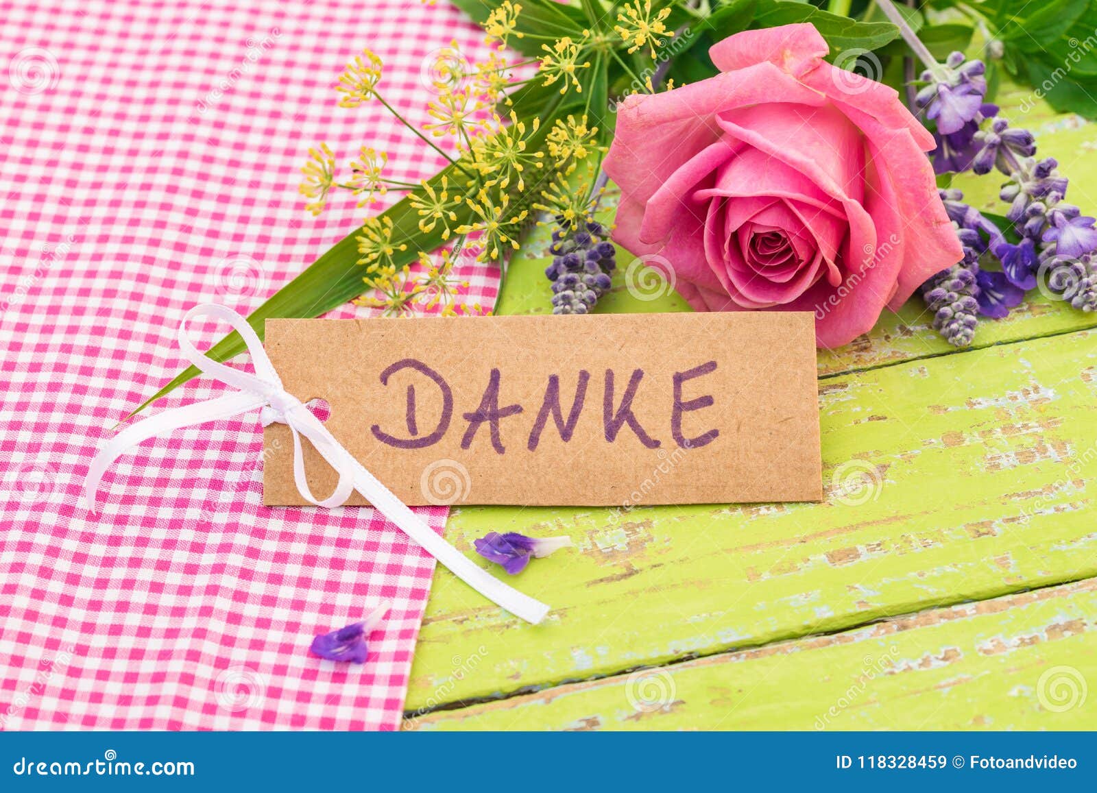 与德国词 Danke手段的卡片感谢您和浪漫桃红色玫瑰花库存图片 图片包括有 与德国词 Danke手段的卡片感谢您和浪漫桃红色玫瑰花库存图片 图片包括有