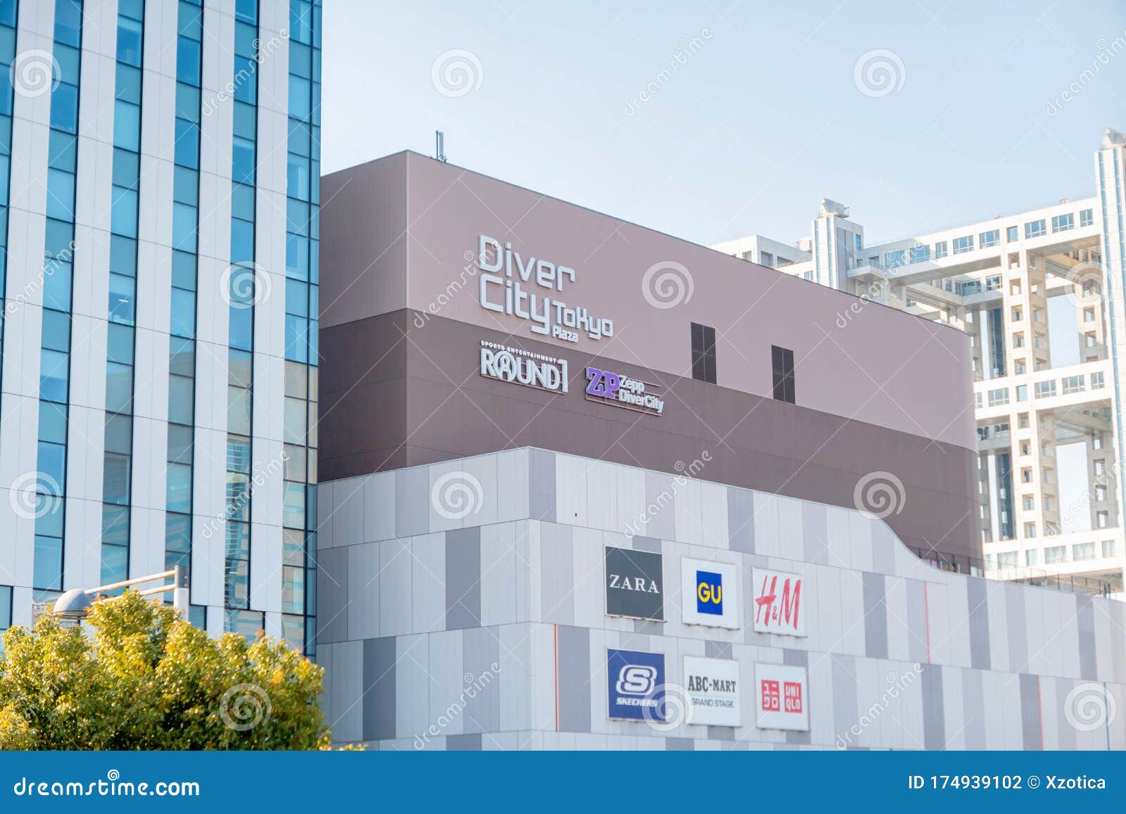 东京潜水城广场图库摄影片 图片包括有社论 图象 机器人 购物 缩放比例 动画片 界面 东京潜水城广场图库摄影片 图片包括有社论 图象 机器人 购物 缩放比例 动画片 界面