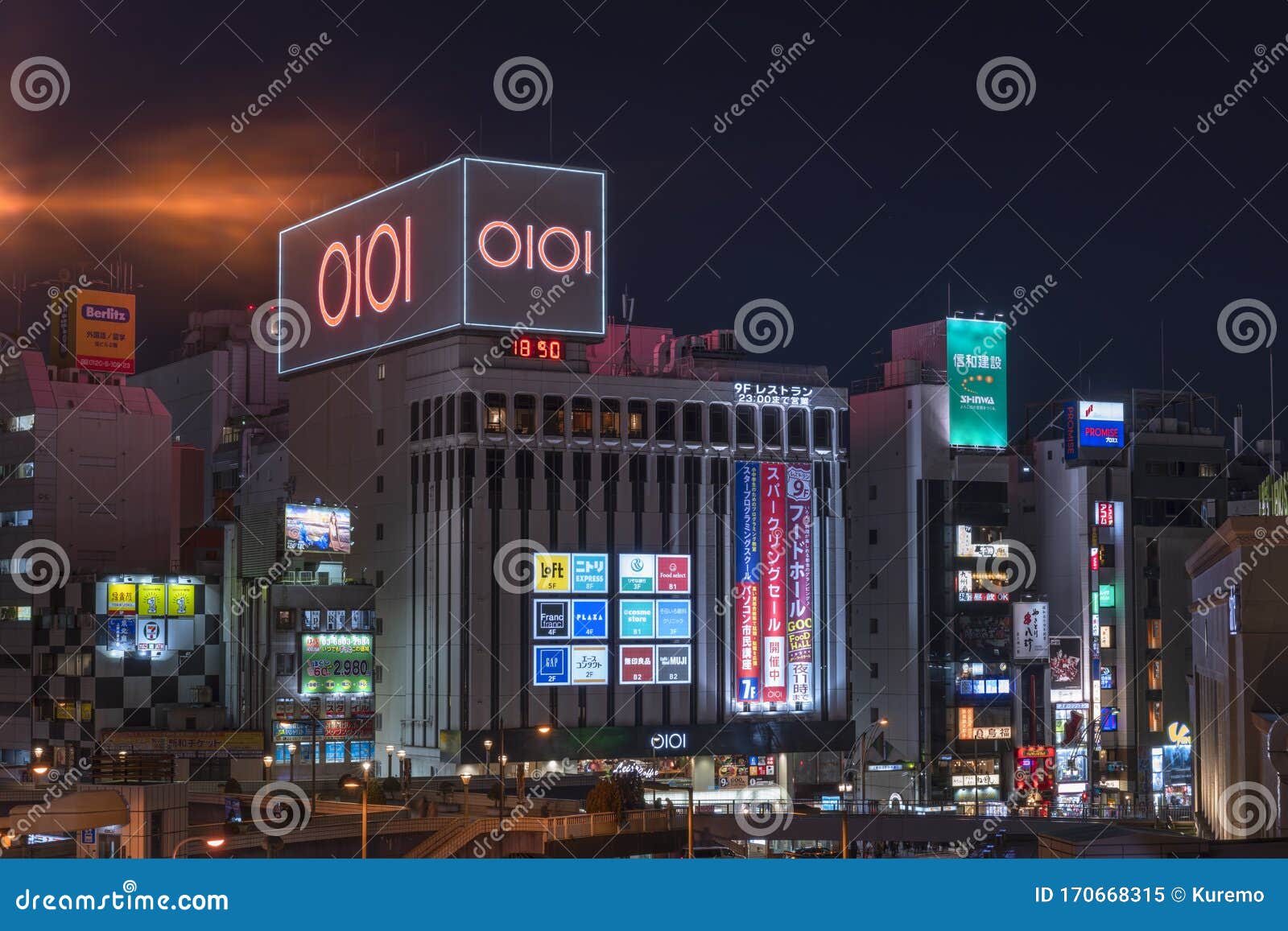 东京百货店霓虹灯点亮的上野车站步行道的夜景编辑类图片 图片包括有霓虹灯 目的地 都市风景 地区 东京百货店霓虹灯点亮的上野车站步行道的夜景编辑类图片 图片包括有霓虹灯 目的地 都市风景 地区