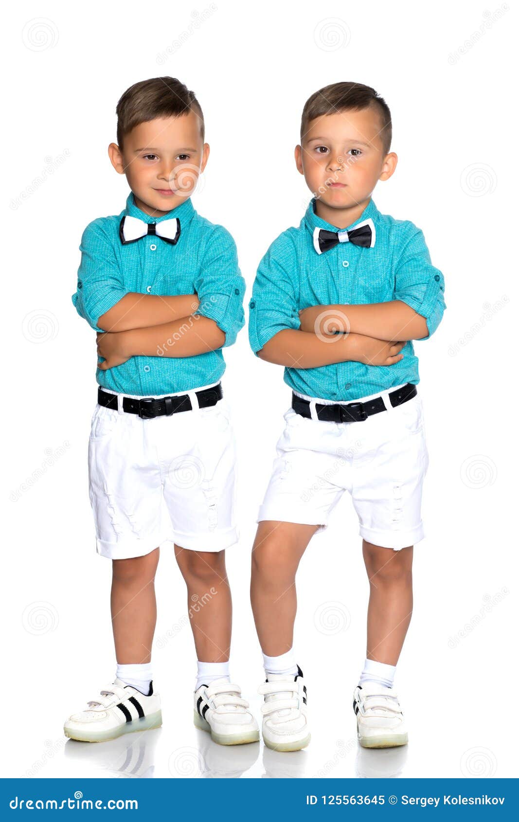 两个哀伤的双子星座男孩库存图片 图片包括有两个哀伤的双子星座男孩