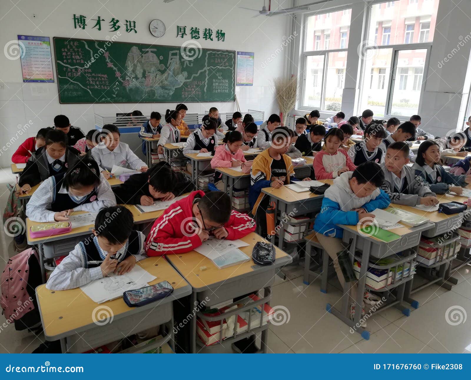 中国中学生课堂编辑类图片 图片包括有学校 中间 少年 学员 聚会所 淄博 教室 获取