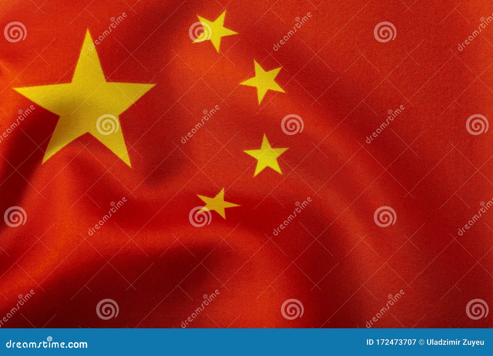 ä¸­å›½å›½æ——çº¢è‰²èƒŒæ™¯ä¸­å¸¦é»„æ˜Ÿçš„ä¸­åŽäººæ°'å…±å'Œå›½å›½æ——ä¸­å›½å›½æ——ä¸Šæœ‰ä¸ç»¸è¤¶çš±åº
