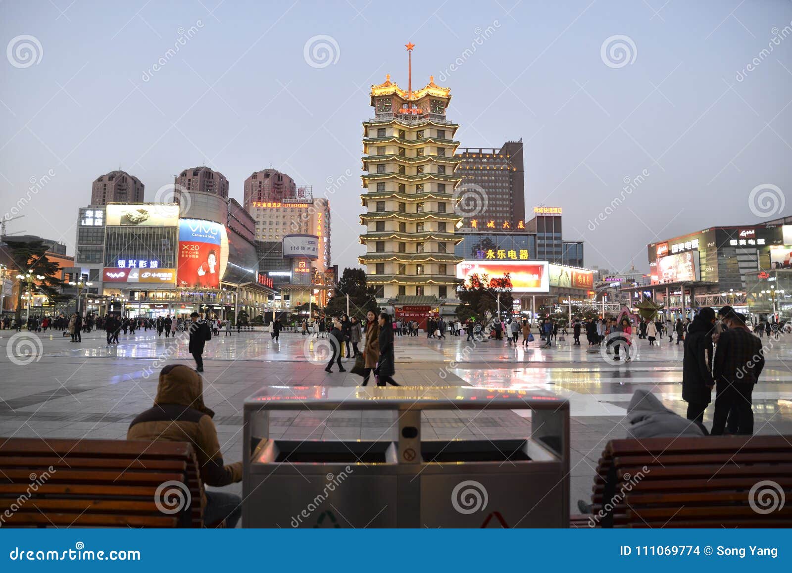 ä¸­å›½éƒ'å·žå¸‚è¡—é