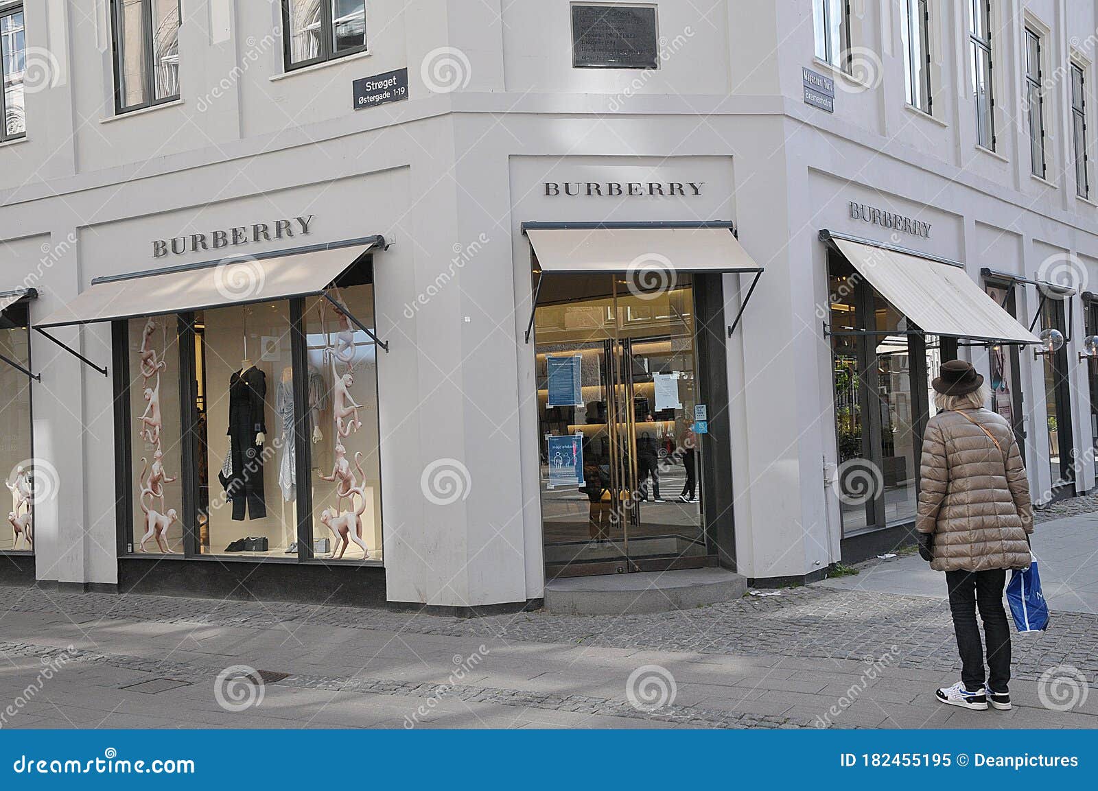 丹麦哥本哈根covid 19巴宝莉店编辑类图片 图片包括有丹麦 北欧人 流行 经济 哥本哈根
