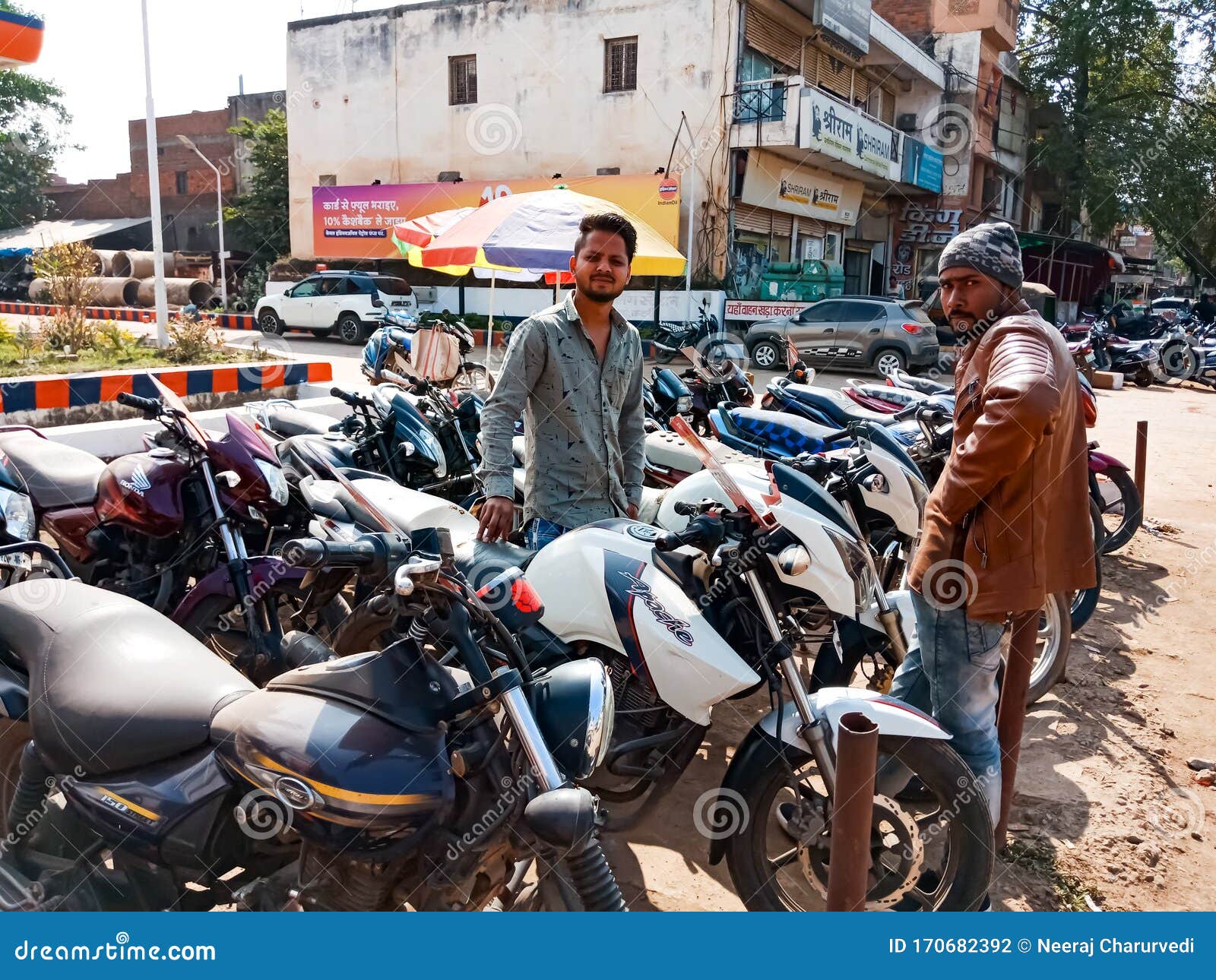 二手二手摩托车于19年11月在印度开放地区直销店出售图库摄影片 图片包括有市场 采购