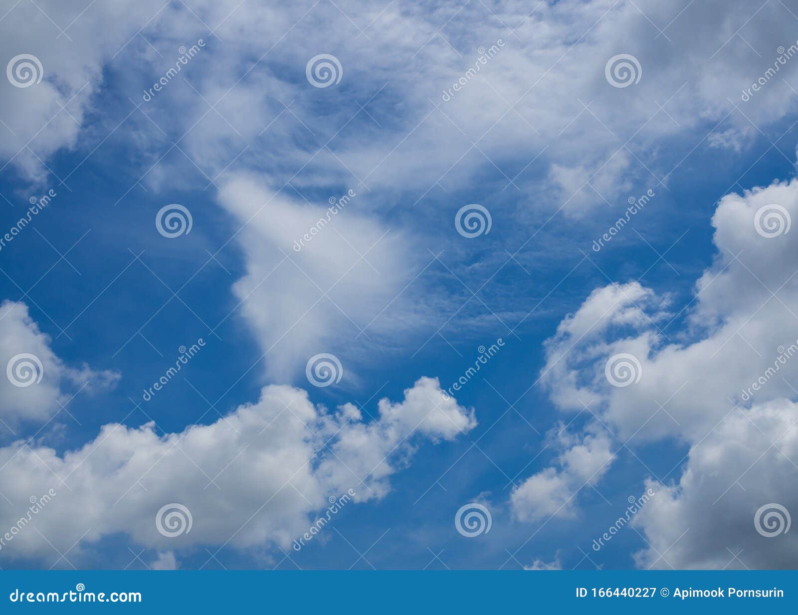 云背景的天然天空 美丽的蓝色库存图片 图片包括有图象 云角 自然 刺激 蓬松 航空 云彩 云背景的天然天空 美丽的蓝色库存图片 图片包括有图象 云角 自然 刺激 蓬松 航空 云彩
